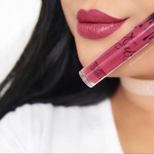 Kylie Cosmetics Rosie Velvet Lipstick